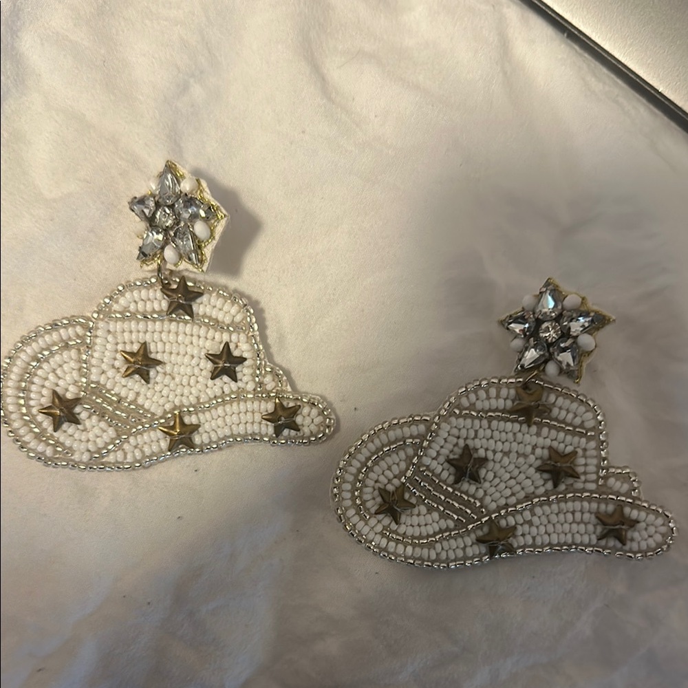 White and Gold Star Cowboy Hat Earrings